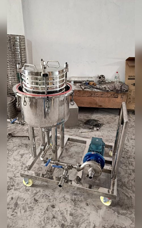 Chemtech Enterprise stainless steel sparkler filter – open plate stack view on mobile trolley – photo 15