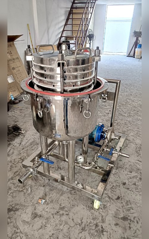 Chemtech Enterprise stainless steel sparkler filter – open plate stack view on mobile trolley – photo 16